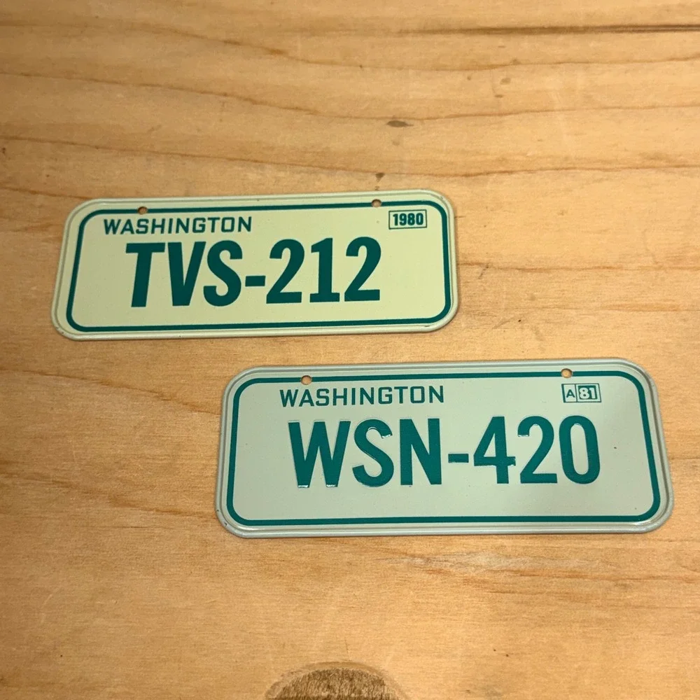 Washington Novelty Bike License Plate Green Vintage 1980s 420 Man Cave Decor 2pc